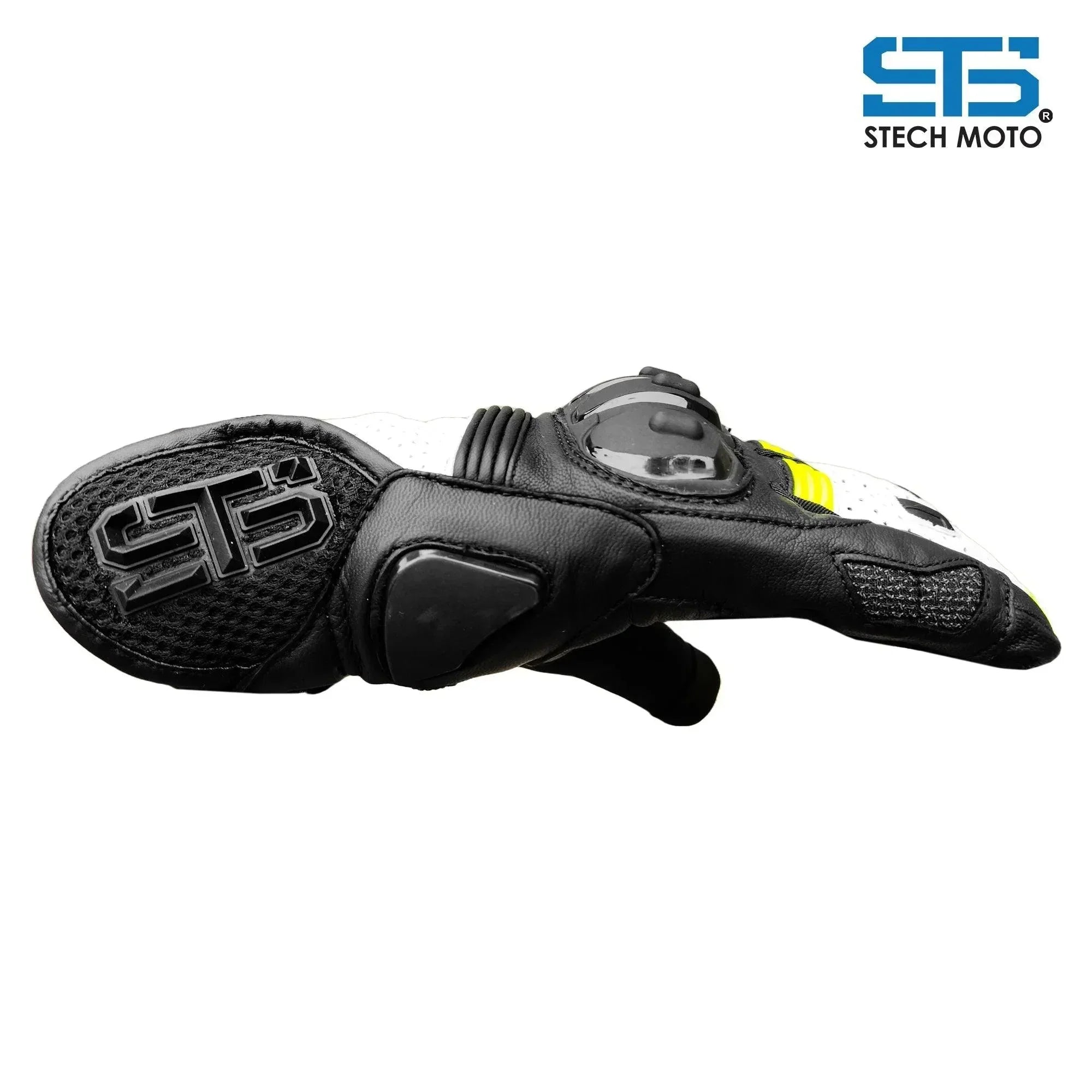 Guanto moto in pelle nero e bianco con protezioni e dettagli gialli, design sportivo.